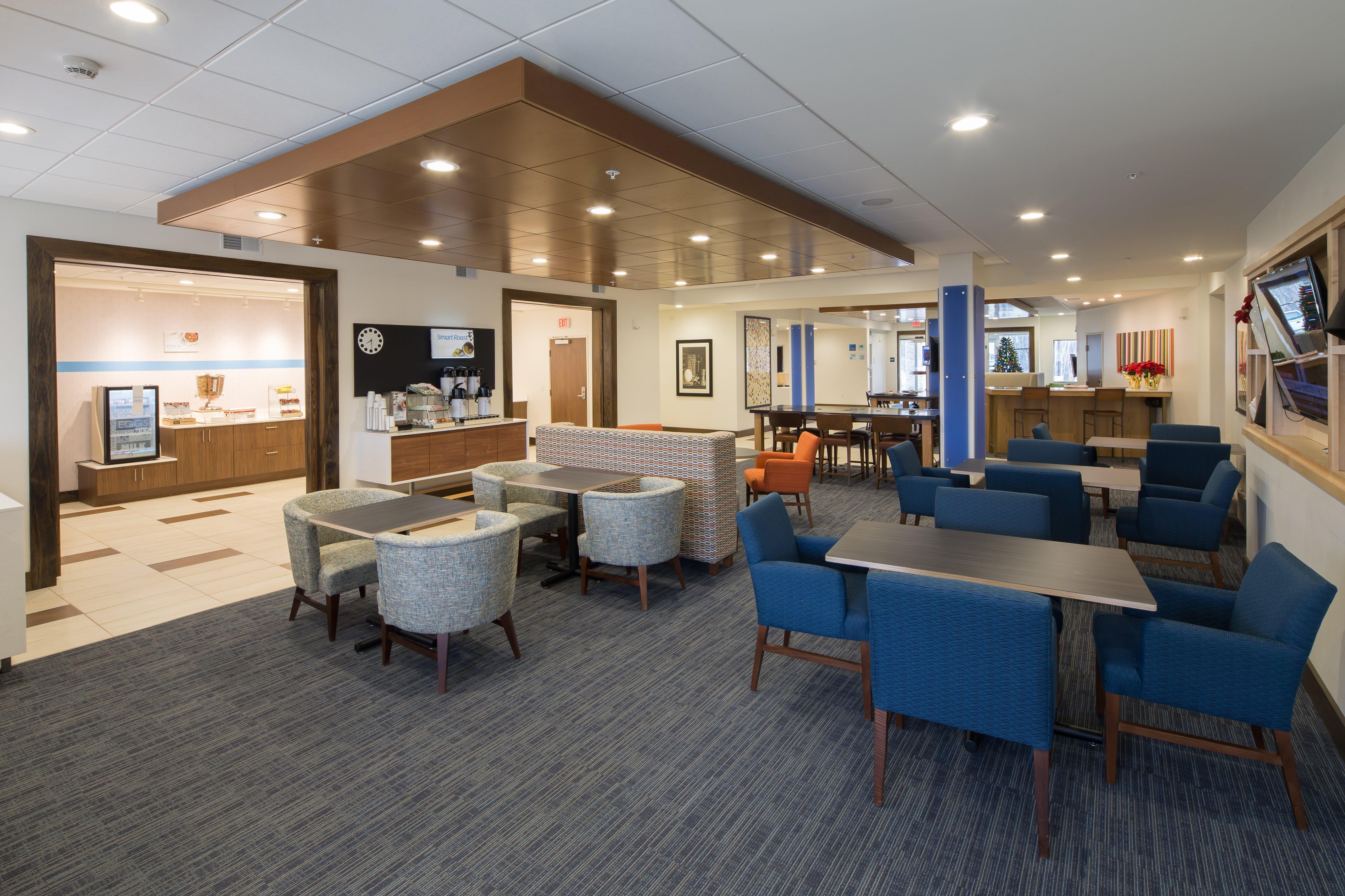 Holiday Inn Express & Suites Alpena - Downtown By Ihg Exterior foto