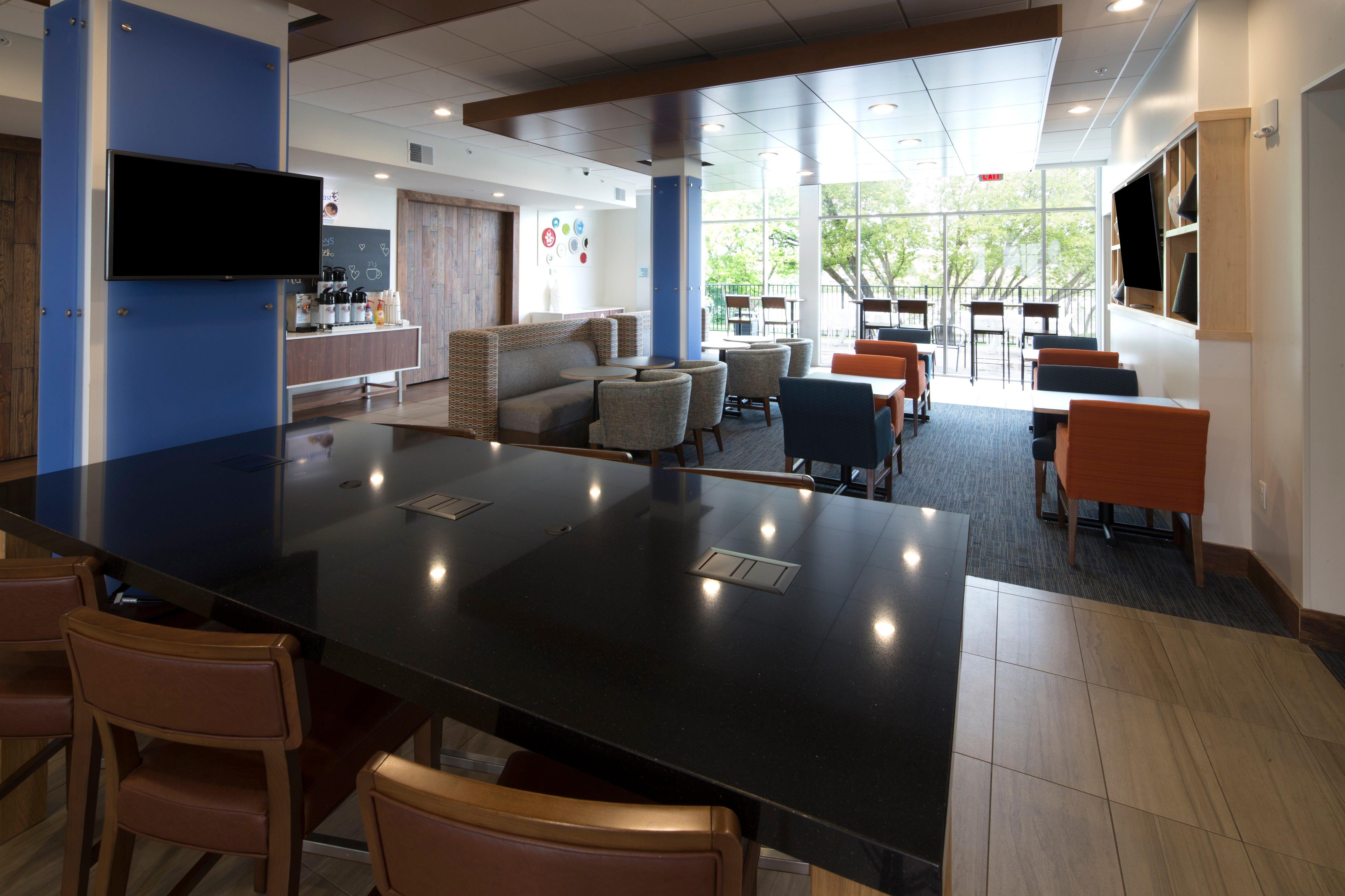 Holiday Inn Express & Suites Alpena - Downtown By Ihg Exterior foto