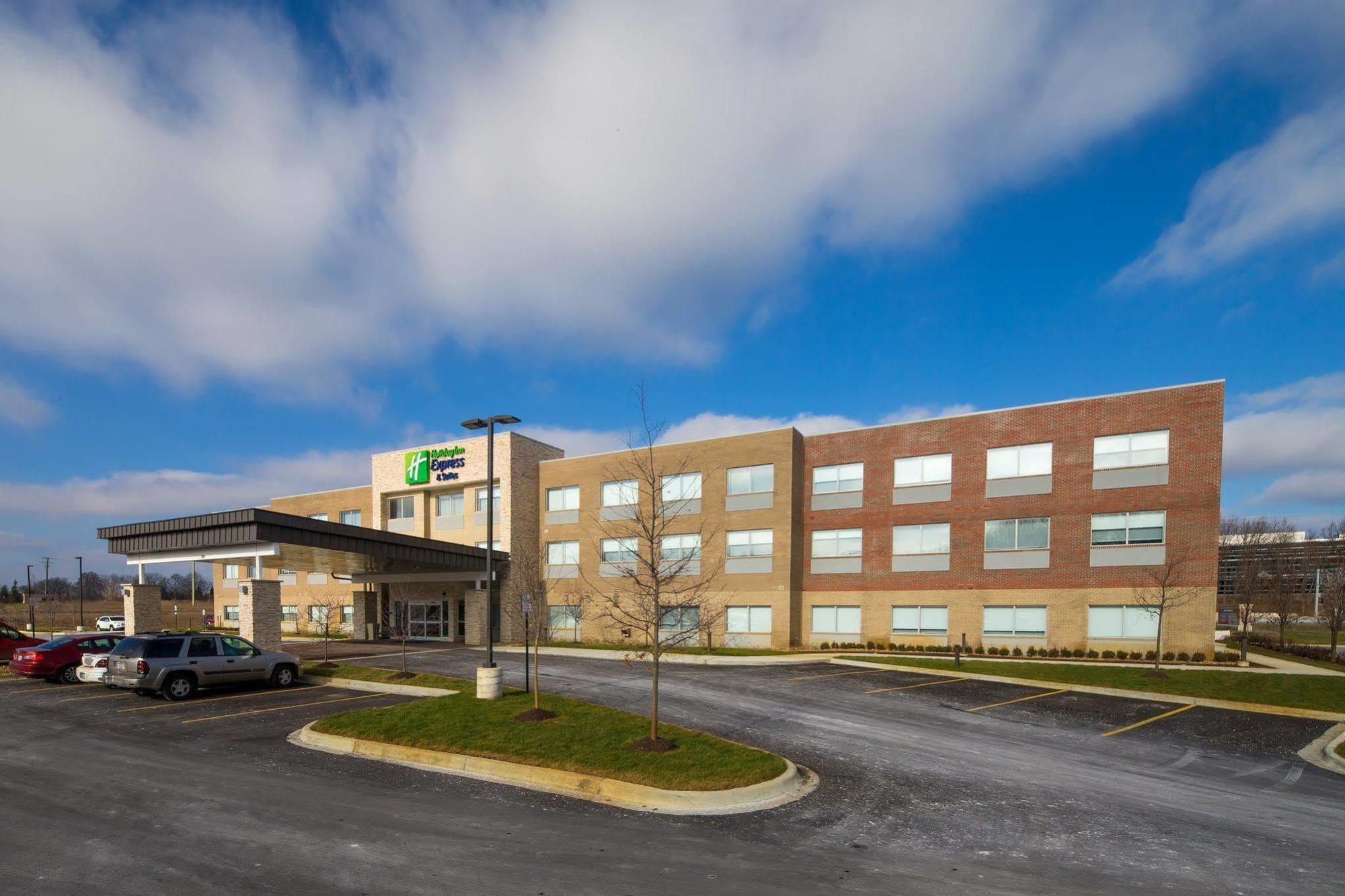 Holiday Inn Express & Suites Alpena - Downtown By Ihg Exterior foto